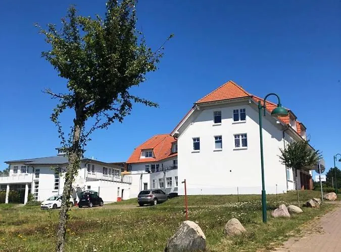 Studio-apartment Ankerplatz Im Ferien-resort Ruegen Neddesitz